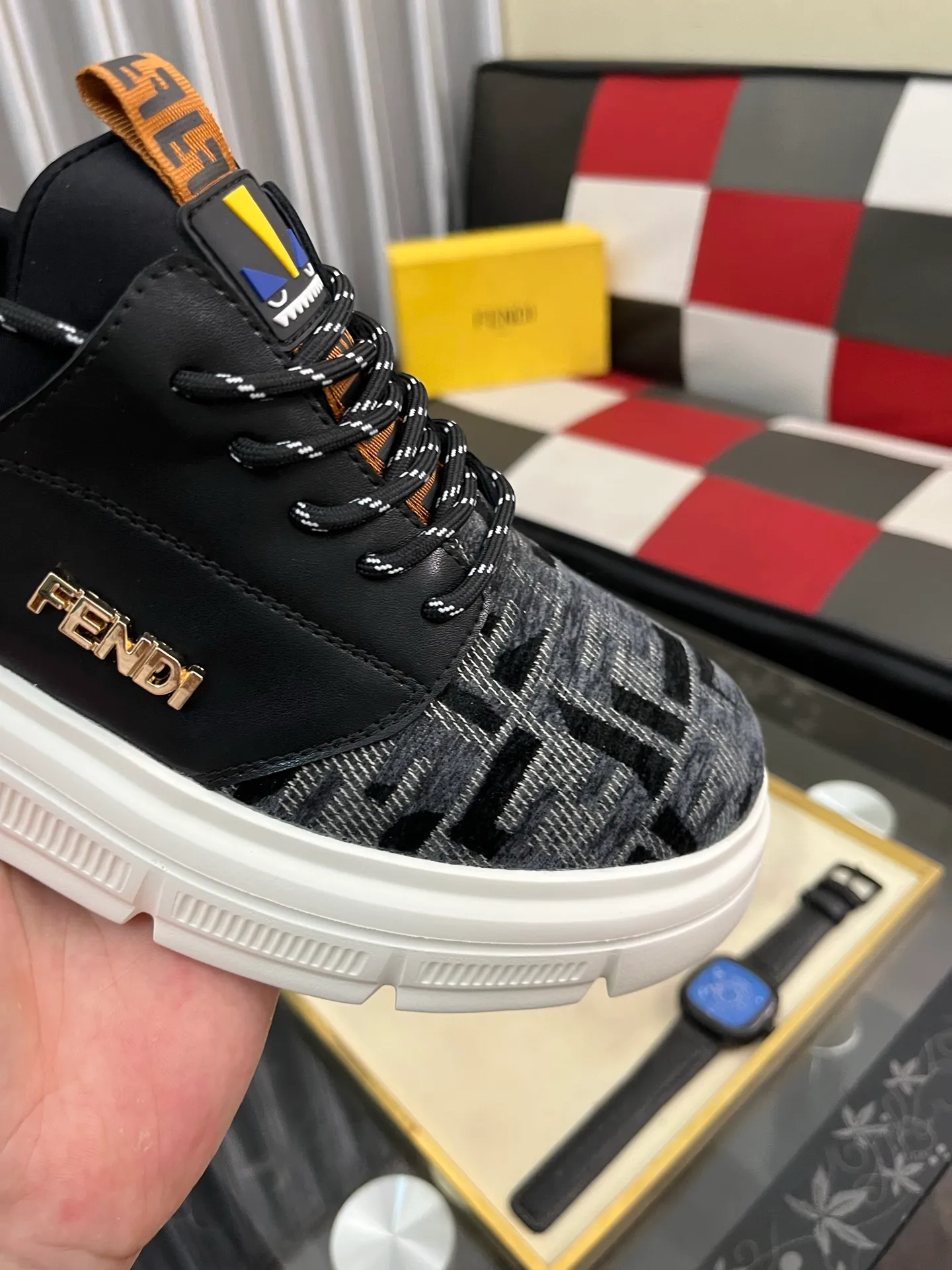 Men's Men's Shoes💰420⌚️⌚️[FENDI] Fendi's classic and comfortable men's, this complex sneaker is made of soft calfskin➕genuine leather lining➕original ultra-light rubber material with rough outsole. This unique light style is suitable for the casual and refined sensibility of this season. It is comfortable and natural on the feet. It is an everyday style for casual travel in autumn and winter! Code number: 38-442️⃣Colors available